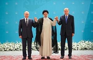 Prezydent Ebrahim Raisi z Wadimirem Putinem i Recepem Erdoganem. (ródo zdjcia: Wikipedia) 