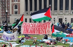 Im bardziej krwawe ataki terrorystyczne, tym ostrzejsza retoryka, tym wiksze poparcie dla pastwa palestyskiego. Na zdjciu: obozowisko protestujcych na Columbia University. (ródo: Wikipedia - https://en.wikipedia.org/wiki/2024_pro-Palestinian_protests_on_university_campuses)