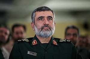 Genera Amir Ali Hadizadeh, szef oddziau lotnictwa i kosmonautyki Korpusu Straników Rewolucji Islamskiej. Zdjcie: Wikipedia.