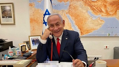 Premier Benjamin Netanjahu podczas rozmowy z prezydentem Bidenem. (Źródło: Twitter premiera Netanjahu.)