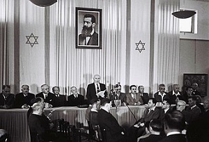 David Ben-Gurion ogasza 14 maja 1948 roku powstanie niepodlegego Izraela. (ródo zdjcia: Wikipedia)