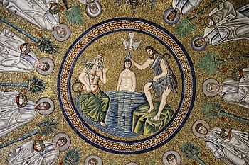 Mozaika w ariańskim baptysterium w Rawennie we Włoszech. Przedstawia ona chrzest Jezusa dokonany przez Jana Chrzciciela.