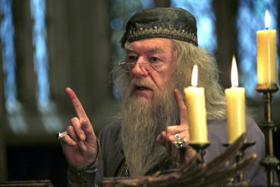 “Nazywaj go Voldemort, Harry. Zawsze uywaj waciwych nazw. Lk przed nazw wzmacnia lk przed tym, czego si boimy.”