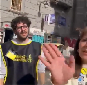 Zrzut z ekranu wideo: https://x.com/koshercockney/status/1865428401214877703