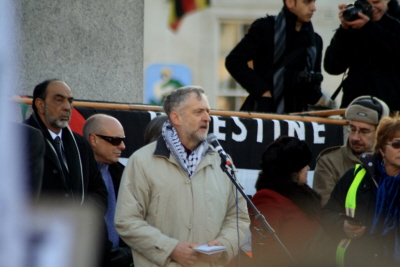 Jeremy Corbyn, obecnie przywódca brytyjskiej Labour Party, przemawia na pro palestyskim wiecu na londyskim Trafalgar Square, stycze 2009. Zdjcie: Davide Simonetti / flickr