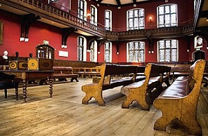 Oxford Union, sala debat. ródo zdjcia: Wikipedia)