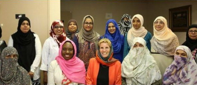 Premier Ontario, Kathleen Wynne (porodku) z pracownicami ICNA. (Zdjcie: Twitter/Kathleen Wynne)