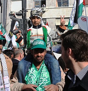 Demonstracja poparcia dla Hamasu w Damaszku (Źródło zdjęcia: Wikipedia)