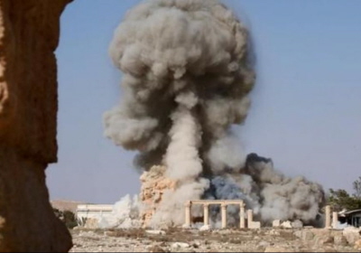 Wojownicy ISIS wysadzaj wityni Baal Szamin z czasów rzymskich w staroytnym miecie Palmira. (zdjcie: ISLAMSKIE MEDIA SPOECZNOCIOWE)