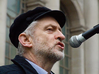 O, patrz, to Lenin! Och, nie, to tylko Jeremy Corbyn...