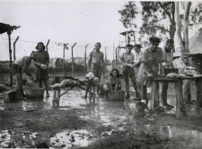 <span>Brytyjski obóz internowanych na Cyprze. To nie byy obozy koncentracyjne. </span><span>Niemniej warunki byy surowe.</span>