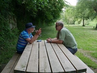 <span>Pawe Zbierski ze Sawomirem Matczakiem w Saint Laurent de Cerdans, w Galerii Poray - Katalonia Pónocna. FOTO:  Galeria Poray</span>