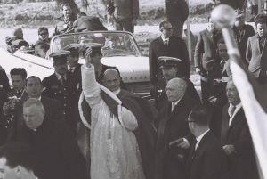 W 1964 roku w Meggido w 1964 r. papie Pawe VI bardzo uwaa, by sowo Izrael nigdy nie pado z jego ust. Po prawej stoi prezydent Zalman Szazar.