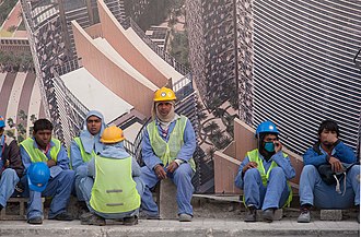 Zagraniczni robotnicy w Katarze, (Źródło: Wikipedia)