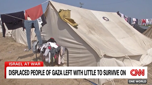 Na zdjęciu mieszkańcy Gazy, którzy uciekli z obszaru działań wojennych w obozie namiotowym zorganizowanym przez UNDP. (Zrzut z ekranu wideo)