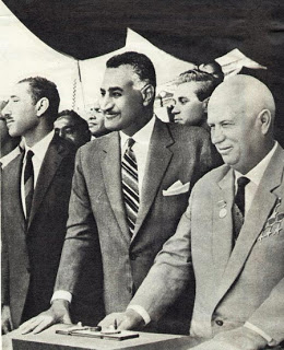 Na zdjciu Nikita Chruszczow wyraajcy w 1967 roku pene poparcie ZSRR dla ostatecznego rozwizania kwestii izraelskiej (obok niego dyktator Egiptu, pukownik-prezydent Nasser.)