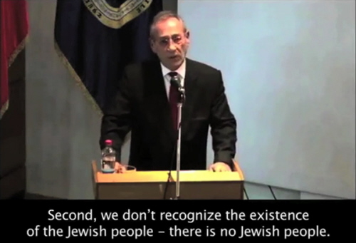 Imad Nabil Jadaa, ambasador Autonomii Palestyskiej w Chile, oznajmi 15 maja, e Protokoy mdrców Syjonu (antysemicka faszywka) zawieraj dowód na istnienie ydowskiego planu dominacji wiatowej. W tym samym przemówieniu, Jadaa owiadczy \