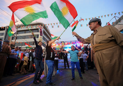 Kurdowie wituj w poparciu referendum niepodlegoci w Duhok w Iraku, 26 wrzenia 2017. (zdjcie: REUTERS)