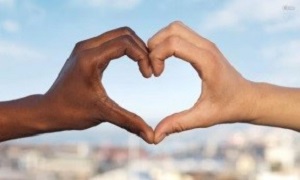 W Stanach Zjednoczonych kolor skóry nie zatrzymuje związków. Dzisiaj 1 na 6 amerykańskich nowożeńców pobiera się z kimś z innej rasy lub pochodzenia etnicznego.
