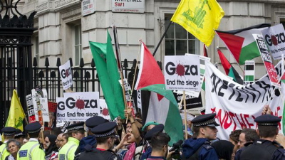 Demonstracja Brytyjczyków w Londynie, przy Downing Street, 9 wrzenia 2015. Zdjcie AFP 