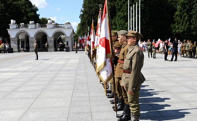 W niedziel w Warszawie odbyway si obchody 75. rocznicy powstania Brygady witokrzyskiej NSZ, uroczystoci rozpoczy si od mszy w. w intencji polegych oraz yjcych onierzy Narodowych Si Zbrojnych, któr odprawiono w Katedrze Polowej Wojska Polskiego w Warszawie. Uroczystoci rocznicowe obj patronatem narodowym prezydent RP Andrzej Duda. (zdjcie: PAP/Rafa Guz)