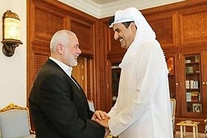 Szef biura politycznego Hamasu Isma'il Hanija z emirem Kataru, szejkiem Tamimem bin Hamadem Aal Thani (ródo: qudspress.com)