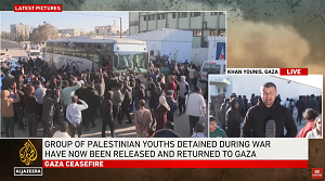 <span>Wikszo krajów arabskich odmawia przyjcia Palestyczyków uwolnionych z izraelskich wizie, z których wielu naley do wspieranych przez Iran grup terrorystycznych Hamas i Palestyski Islamski Dihad, w ramach wynegocjowanego przez USA porozumienia o zawieszeniu broni midzy Izraelem a Hamasem i wymianie przetrzymywanych zakadników za skazanych terrorystów. Jordaczycy i Libaczycy ze swojej strony nie zapomnieli, jak Palestyczycy wywoali wojny domowe w swoich krajach w latach 70. i 80. Na zdjciu: Tumy witujcych Palestyczyków, niektórzy machajcy flagami Hamasu i Hezbollahu, witaj palestyskich terrorystów, którzy zostali uwolnieni przez Izrael w zamian za uwolnienie izraelskich zakadników przez Hamas.  (Zdjcie: zrzut z ekranu.)</span>