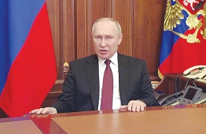 Władimir Putin autoryzujący operację wojskową w Ukrainie.(źródło zdjęcia: REUTERS TV)