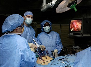 Operacja laparoskopowa (ródo zdjcia: Wikipedia)