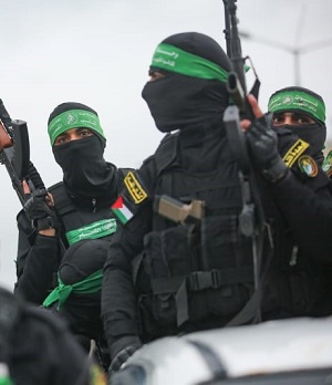 Terroryści Hamasu w Strefie Gazy. 22 lutego 2025 r.(zdjęcie: Ali Hassan/Flash90)