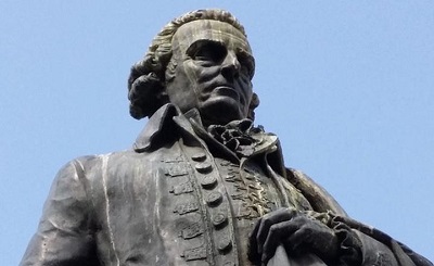 Pomnik Adama Smitha w Edynburgu.
