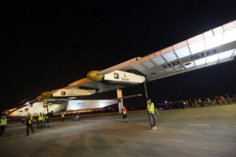 Samolot o napdzie sonecznym Solar Impulse 2 wyldowa we wtorek 31 marca w rodkowych Chinach, koczc kolejny etap historycznego lotu dookoa wiata. Celem lotu jest propagowanie stosowania odnawialnej energii.
