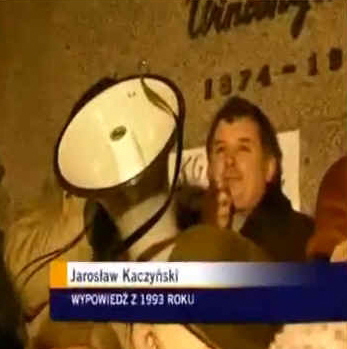 Młody Ojczym Narodu na imieninach Antoniego w 1993 roku.<br />Zrzut z ekranu z filmu na youtube.