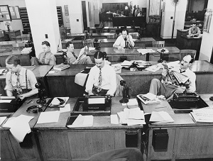 Newsroom „The New York Times”, 1942. ródo: Marjory Collins/Wydzia Druków i Fotografii Biblioteki Kongresu Stanów Zjednoczonych z Wikimedia Commons.