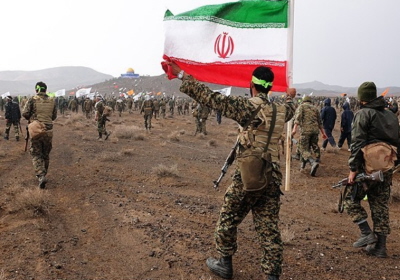 Tysiące żołnierzy Basidż w Iranie inscenizuje próbne oblężenie Wzgórza Świątynnego. (zdjęcie: FARS)