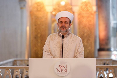 Mehmet Görmez, prezes tureckiej Najwyszej Izby ds. Religijnych (Diyanet), oznajmi w czerwcu, e islam zosta przyniesiony wiatu przez Allaha, by poprawi „wypaczenia” judaizmu i chrzecijastwa. (Zdjcie: Tezkiretul/Wikimedia Commons)