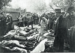 Żydzi zamordowani podczas pogromu w Białymstoku (1906) (Źródło: Wikipedia) 