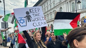 Z propalestyskiego protestu w Warszawie 21 padziernika 2023 r.  Pokazana tu norweska studentka zostaa surowo skrytykowana (przez Uniwersytet, przez publiczn petycj, przez cay szereg publicznych osobistoci). Zdjcie Visegrád 24 przez Twittera na https://twitter.com/visegrad24/status/1715792860241363377/photo/1</a>