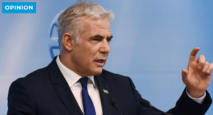 <span>Izraelski minister spraw zagranicznych Yair Lapid podczas konferencji prasowej w Ministerstwie Spraw Zagranicznych w Jerozolimie, 24 kwietnia 2022 r. Debbie Hill/Pool</span>