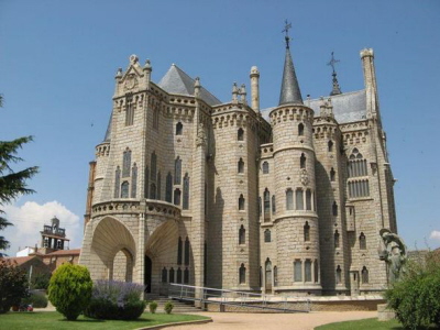 Paac biskupi A.Gaudiego w Astordze.