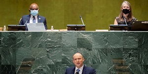 <span>Były premier Izraela, Naftali Bennett, przemawia na 76. sesji Zgromadzenia Ogólnego Narodów Zjednoczonych w siedzibie ONZ w Nowym Jorku, USA, 27 września 2021 r. Zdjęcie: John Minchillo/Pool via REUTERS</span>