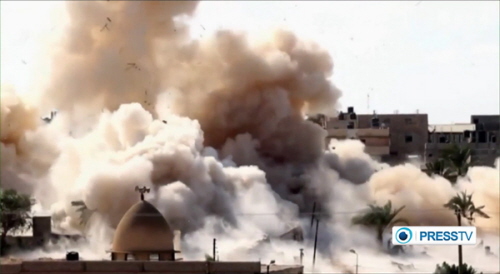 Wysadzanie w powietrze budynku jako cz operacji armii egipskiej usunicia wszystkich budynków ze “strefy buforowej” wzdu granicy Egiptu ze Stref Gazy. (Z: PressTV zrzut z ekranu)