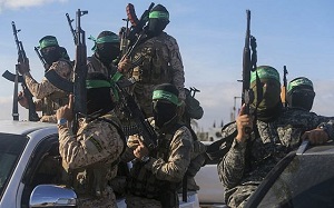 Hamas ju mówi, e jeli administracja Trumpa odway si wdroy plan relokacji i odbudowy, organizacja terrorystyczna rozpta fal terroryzmu przeciwko Amerykanom i akceptujcym ten plan Palestyczykom. Aby plan Trumpa si powiód, USA musz nalega na odsunicie Hamasu od wadzy i cakowite rozbrojenie wszystkich grup terrorystycznych w Strefie Gazy. Na zdjciu: terroryci z Hamasu.