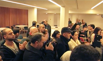 Palestyscy aktywici “anty-normalizacji” zakócaj nieoficjaln izraelsko-palestysk konferencj pokojow w hotelu „Ambasador” w Jerozolimie (2014)