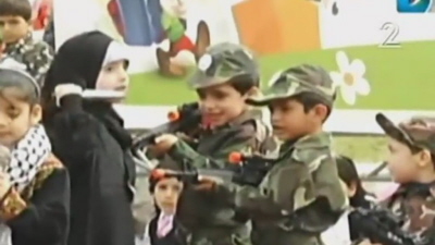 Dzieci w przedszkolu Hamasu graj sztuk o zabijaniu ydów.