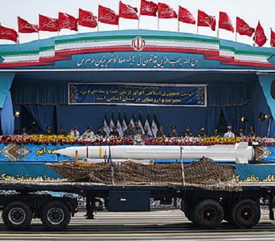 Iraska rakieta dalekiego zasigu typu Bavar-373 pokazywana na defiladzie w Teheranie (ródo: Wikipedia)