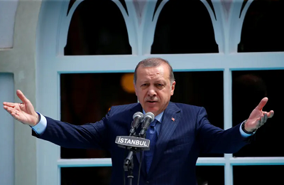 Turecki prezydent Tayyip Erdogan wygasza przemówienie podczas ponownego otwarcia meczetu Yildiz Hamidiye z epoki osmaskiej w Stambule, Turcja, 4 sierpnia 2017 r. Zdjcie: MURAD SEZER/REUTERS)
