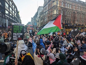 Protest „Zamknijmy ulice dla Palestyny” w centrum Londynu (maj 2024)