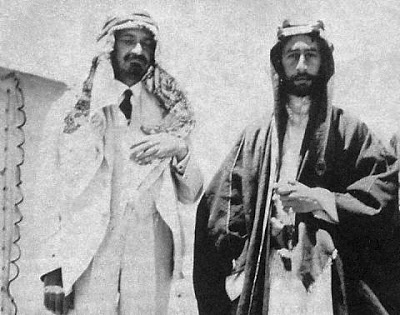 Chaim Weizmann (po lewej) z Fajsalem I (królem Iraku) w Syrii w 1918 roku.