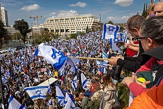 Demonstracja na Begin Road w Tel Awiwie  28 stycznia 2023 (ródo: Wikipedia)